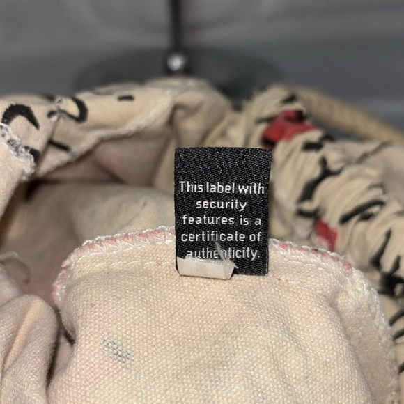 Diane Von Furstenberg (DVF)  Sara Balloon Tote Stylish Red and Cream Women's Bag - Picture 7 of 12